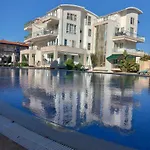 Confortable Avec Piscine Et Wifi شقة بيليك