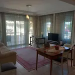 Confortable Avec Piscine Et Wifi דירה